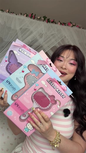 Hello Kitty UNbrush Detangling Hair Brush