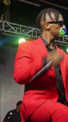 Nanette and Emtee performing “Wake Up” together at Emtee's One Man Show 2025