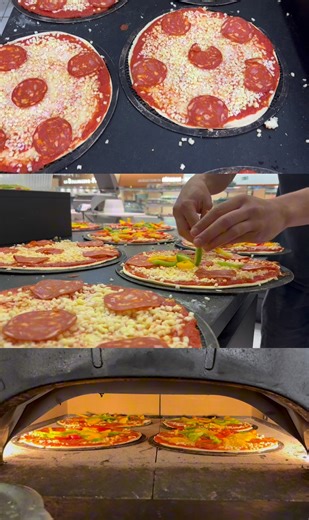 𝐀𝐓𝐓𝐄𝐍𝐓𝐈𝐎𝐍 𝐂𝐇𝐀𝐔𝐃 ! 🔥 👉🏼 On met la main à la pâte avec nos pizzas 🍕 Généreuses, colorées et appétissantes, ça donne envie de craquer🤌🏼 | E.Leclerc Les Portes d'Albi