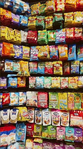 Stopping at the viral candy store in #quebec is a must, La Commère magasin général 🍭✨🍬 #roadtrip