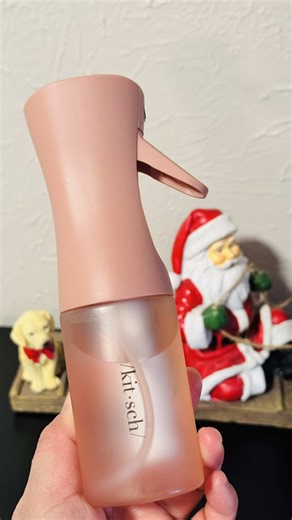 This continuous mist spray gives an ultra-fine, even spray—perfect for rehydrating curls & waves on day two or for plopping without soaking.❣️ #holidayhaul #TikTokmademebuyit #curlyhairmusthave #hairtools #curlroutine