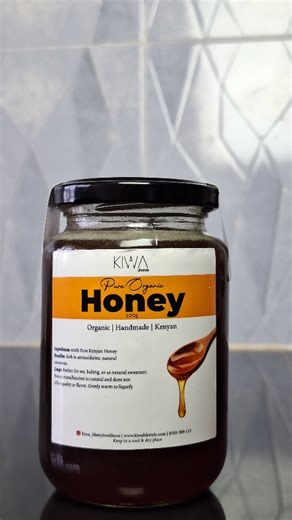 Our raw organic honey is a nutrient-dense food that has been used for centuries to support both internal and external health. By keeping our honey raw and unheated, we ensure that the natural enzymes and beneficial compounds remain intact. ​Here are the specific wellness benefits of our honey: ​Cough Suppression: Research indicates that honey is an effective natural demulcent. It coats the throat to provide significant relief from irritation and reduces the frequency of nighttime coughing. ​Preb