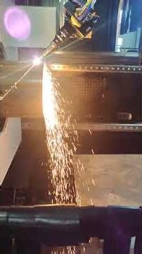 Extra-large chuck pipe cutter - chuck diameter 630mm - Cut round pipes