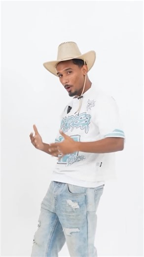 3Peso on Instagram: "Así es el baile de San Valentín en Venezuela 🤣🇻🇪 ¿Enamorarían bailando tambor? 💘"