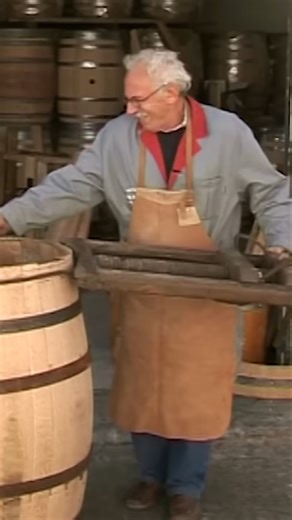 737K views · 8.1K reactions | El arte final del tonel: un barril listo para contar historias 蝹 #reels #tonelero #vino #fblifestyle | Eugenio Monesma Documentales | Facebook