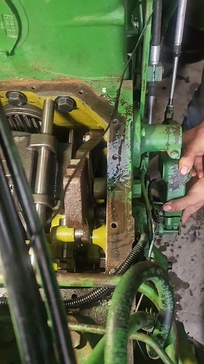 Inside look at gears on John Deere 8640 #bigtractorpower #farmequipment #johndeere #machine #agriculture #harvest #germanshorthairedpointer #farmer #farming | Michigan Farmer
