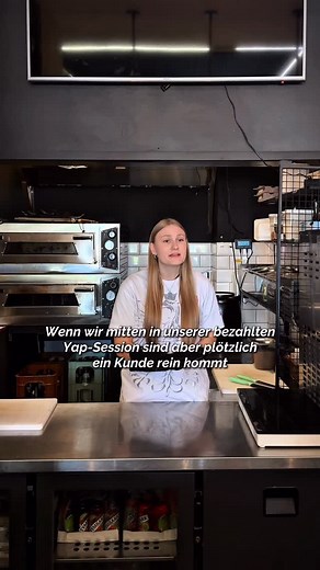 1K views | Wenn plötzlich ein Kunde rein kommt, aber wir mitten in unserer Yap Session sind  | Danzigbistro | Facebook