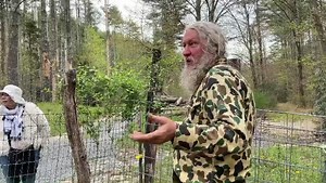 167K views · 1.5K reactions | During a recent farm tour, we stopped by the TIP zoo to see this wild creature in his natural habitat.  #foodfreedom #growyourownmedicine #mountainmen #empoweryourself #gardeningtips | Turtle Island Preserve | Facebook