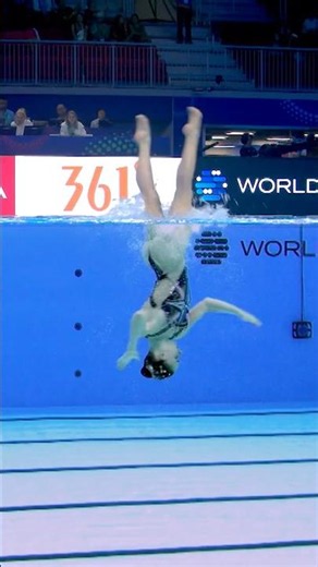 Klara Beyer: master at work ✨ #artisticswimming #underwater #pov #worldaquatics