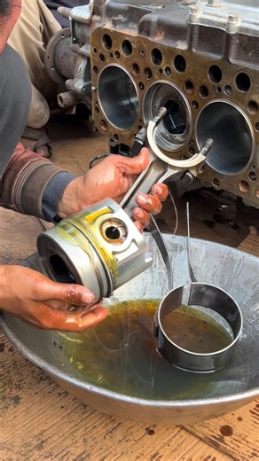 Wheels Entertainment on Instagram: "Truck Six Cylinder Engine Piston Installation Get your truck’s engine running smoothly! Watch as we install pistons in a six-cylinder engine. - #TruckEngineRebuild - #PistonInstallation - #SixCylinderEngine - #MechanicLife - #TruckMaintenance - #TruckEngineRepair - #PistonInstallationTips - #SixCylinderPower - #MechanicTips Truck six cylinder engine piston installation’ Piston installation’ Six cylinder engine’ Mechanic life’ Truck maintenance’"