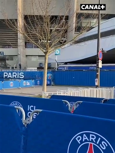 La boutique parisienne du Parc des Princes se trouve dans le stade du PFC ! Salim Baungally vous fait visiter cette boutique atypique, avant le match PSG / Monaco ce vendredi à 19H40 GMT sur CANAL SPORT 2 #PSG #Monaco #canalplus