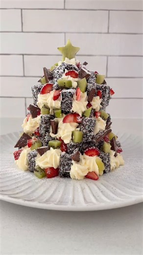 642K views · 4.3K reactions | ✨ Lamington Christmas Tree ✨ Okay,...