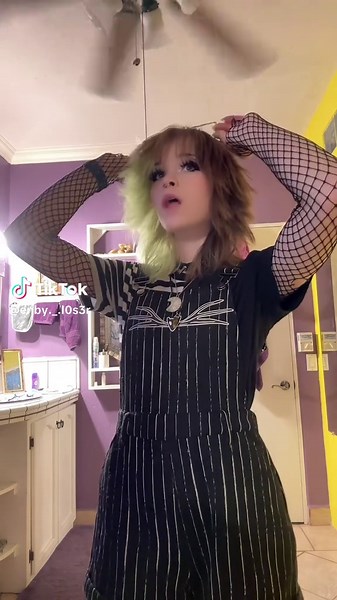 Creative Alt Hairstyles for Fluffy Hair Lovers