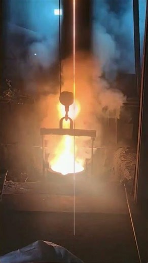 #foundry pouring#molten iron pouring #iron casting #steel casting #valve casting#foundry workshop