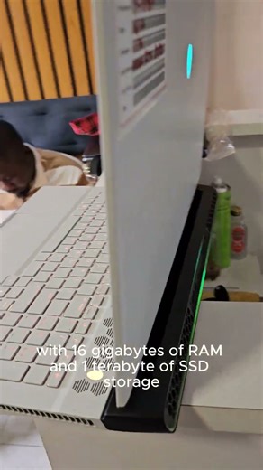 Alienware M17 R3 Gaming PC 8GB NVIDIA RTX 2070 Dedicated Graphics #AcmeTEch #Gaming #gamingpc