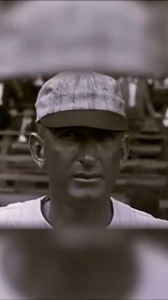Shoeless Joe Jackson 1915 Cracker Jack baseball card story