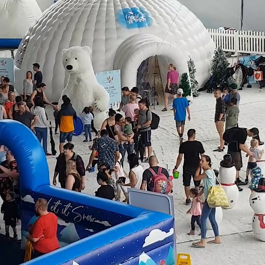✨Throwback to a Summer Snow Day! ☀️ Who remembers this incredible day? We're throwing it back to December 19, 2025, when Brisbane was sweltering at a tropical 34°C, but inside our winter wonderland, it was pure bliss! ❄️ Check out the video of all the fun: • Thrills and spills on the Snow Toboggan! 🛷 • Magic under the Real Falling Snow! 🌨️ • Diving into the epic Ball Pit 🐻 It's the ultimate way for families to cool down and make unforgettable memories during a scorching Aussie summer! 📅 Don'