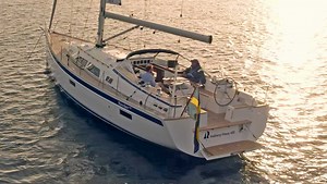 Exterior walkthrough video on the new Hallberg-Rassy 400. Come and see a Hallberg-Rassy 340, 400, 40C and 44 in the Hallberg-Rassy showroom at the yard in Ellös, Sweden, every working day until 28 February 2022. We are open Monday-Thursday 8.00-16.30 and Fridays 8.00-13.30. Also the 260 square meters Hallberg-Rassy Parts shop is open the same time. https://www.hallberg-rassy.com/news/events/see-a-340-400-40c-and-44-in-our-showroom-10-november-28-february | Hallberg-Rassy