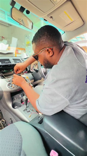 Installing a Touchscreen Car System