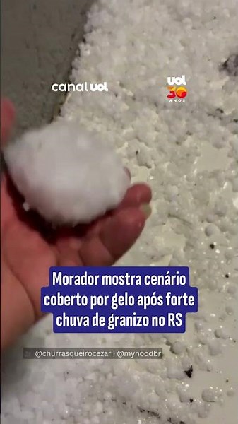 Resident shows landscape covered in ice after severe hailstorm in RS