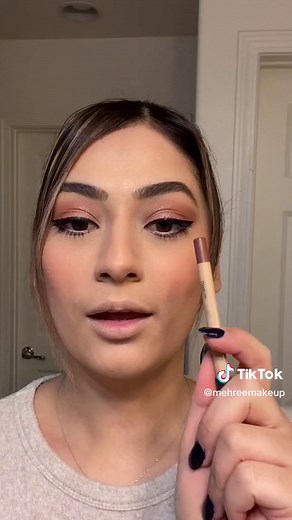 Thin Lips? Get a Plump Pout - Lip Liner Tutorial