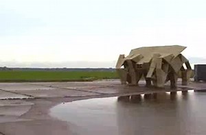 Kinetic robot: Animaris Rhinoceros.