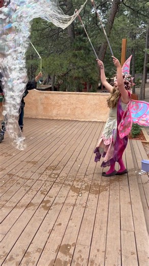 ✨️ 𝓟𝓻𝓲𝓶𝓻𝓸𝓼𝓮 𝓽𝓱𝓮 𝓕𝓪𝓲𝓻𝔂 ✨️ on Instagram: "Shenanigans with @winrichadam at the @coloradorenaissancefestival I just think popping bubbles with whip cracking is really cool 😎 #primrosethefairy #bubbles #renfaire #fairycore #fairiesarereal"