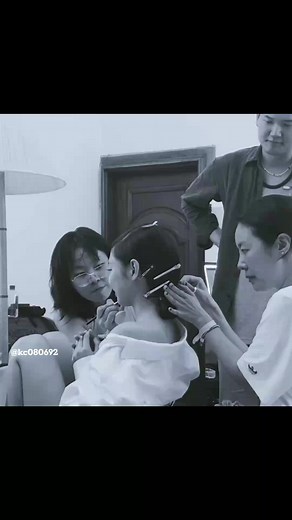 Whether it's vape or vitamin diffuser, she's an adult. My only concern is her blowing the smoke when one of her staff is in front of her doing her make up. I love Jennie but she's not a saint. I think there's also nothing wrong about calling her out. There's a reason why she deleted that part on her vlog. #jennie #fyp @JENNIE