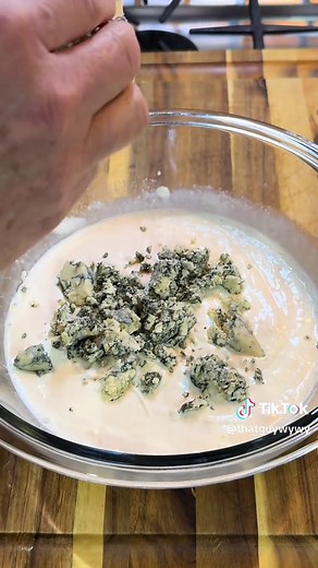 Homemade Blue Cheese Dressing Recipe for Salads