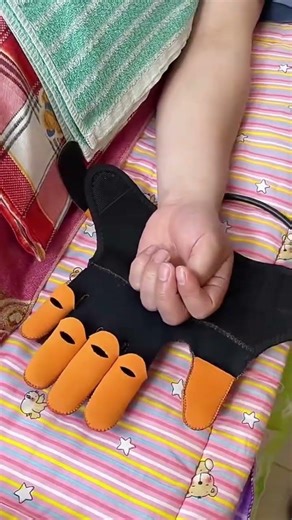 Finger stretching and pressing exercises hand function rehabilitation training #handfunctiontraining