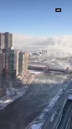 It's like the set of The Day After Tomorrow movie 🧊The Day After Tomorrow is a 2004 American science fiction disaster film conceived, co-written, directed, co-produced by Roland Emmerich, based on the 1999 book The Coming Global Superstorm. January 2024‼️Extreme weather like this cold spell could be new normal for Chicago, expert says‼️Since the weekend, Chicago has been mired in subzero windchills, freezing temperatures, and steam from the lake and river.🥶 Subfreezing temperatures across much