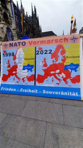 München steht auf Protest Plakat, Marienplatz, München, 01.07.2026