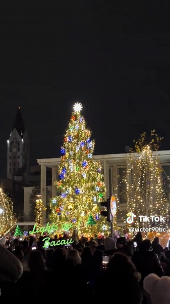 Lumini Aprinse: Crăciun 2025 în Bacău