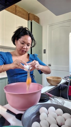 DIY Chocolate BTN 🍫🍩 Chocolate Butternut Truffle (BTN) A. Chocolate Cake Donut Base Ingredients \t•\t2 large eggs \t•\t200 g white sugar \t•\t5 ml vanilla extract \t•\t120 ml vegetable oil \t•\t240 ml fresh milk Dry: \t•\t200 g all-purpose flour \t•\t90 g cocoa powder \t•\t4 g baking powder \t•\t4 g baking soda \t•\t3 g salt Method \t1.\tWhisk eggs sugar until smooth (no need to whip). \t2.\tAdd vanilla, oil, then milk. \t3.\tSift all dry ingredients together. \t4.\tFold dry into wet until jus