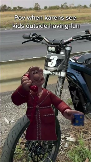 And they say go outside🙄#karens #wheelie #surron #electricbike #emoto #ebike #rideout #bikelife