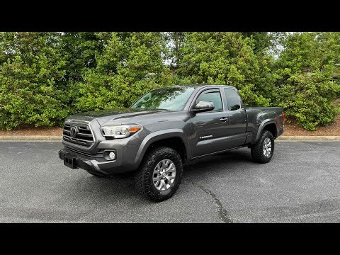 2018 Toyota Tacoma SR5 4x4 Access Cab - 35k miles, Super Clean, Apple CarPlay