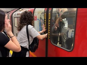 What NOT to do on the Tube when the Doors Closed: Obstructing and Delays on the Victoria Line!