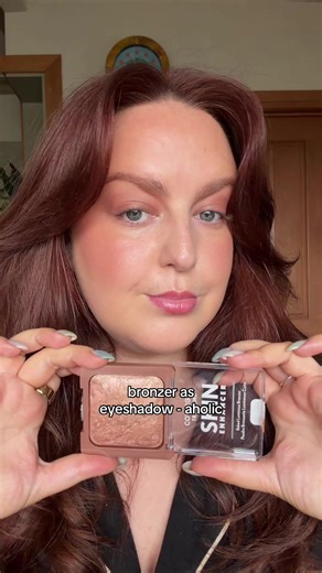 The easiest eye look you’ll ever do 💖 @COVERGIRL TruBlend Skin Enhancer Baked Luminous Bronzer in toasted butterscotch #covergirlbronzer #bakedbronzer #makeuphack #easymakeup #easyeyeshadow