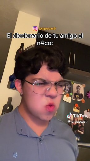 Frases Graciosas de Nacos: Humor Mexicano en Redes