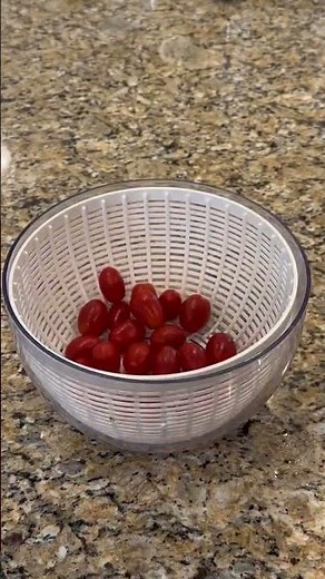 🥗 OXO Salad Spinner Review – Clean Veggies Fast!