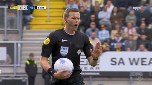 Sander van der Eijk suspende definitivamente o jogo da Eredivisie após sabotagem deliberada por parte dos torcedores | Goal.com Brasil
