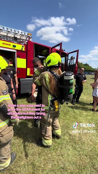 i love firefighters #bedforduni #ucas #bedford #uni #fyp #firefighter #uniform #fory #abcxyz #zyxbca #Nonchalant #summer