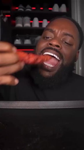 Hands down the best video done so far! you got to try jollibee's spicy Chicken with Honeycomb one of the best food combe EVER! Thanks me later#crunchyfood #eatingvideo #foodasmr #crunchy #mukbangs