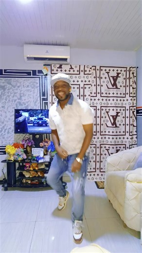 Vidéos de DENCO ACTROS MP4 (@abou.traore.denco) avec son original - Angela