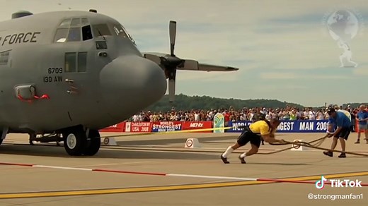 Mariusz Pudzianowski 88,000-Pound Plane Pull | Strongman WSM Champion