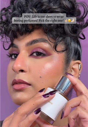 This is the Floral Jasmine from @Dossier Perfume Inspired by Tom Ford's Jasmin Rouge. This is for all my Jasmine lovers. It’s is a soft clean fresh floral perfume with a beautiful vanilla undertone. Last longer on cloths than on my skin tho ☺️🫰🏽 💫 TOP: nutmeg, black pepper, lemongrass 💫 MIDDLE: rose, patchouli, orris 💫 BASE: vanilla, amber, opoponax • • • #dossier #dossierperfume #perfumetiktok #frangrance #perfumereview