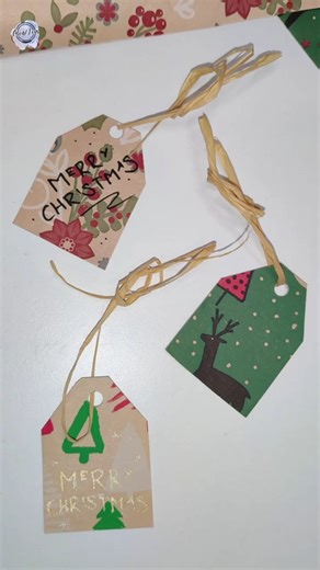 Gift tags DIY idea | recycling christmas wrapping paper