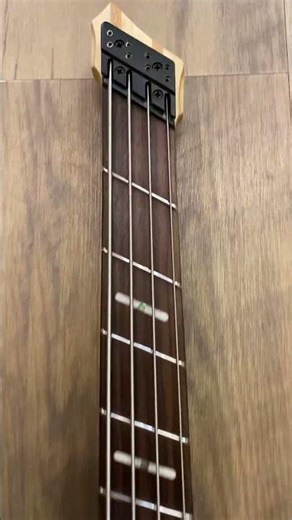 Sire Marcus Miller M6 4-String Headless