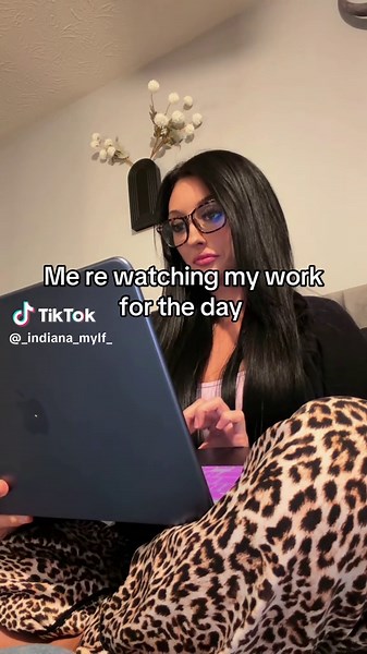 Indiana Mylf (@_indiana_mylf_)’s video of work life