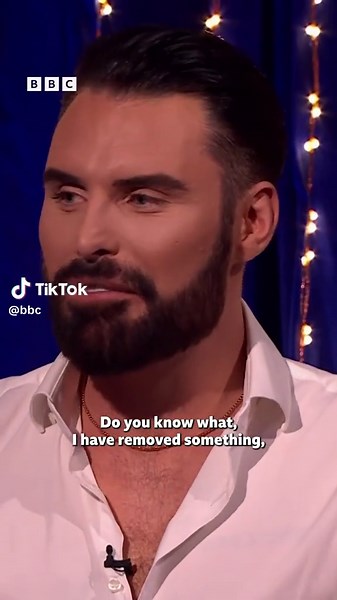 Ever wondered what Rylan's Hinge looks like? MICHAEL MCINTYRE’S BIG SHOW: Big laughs, big stars and big surprises. Michael's up to mischief with a host of celeb guests, whether they're willing or not. It's feelgood family fun. #MichaelMcIntyre #Funny #Comedian #SendToAll #RylanClark #Throwback